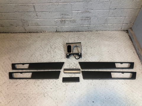 Discovery 4 Trim Kit Interior Doors Dashboard Piano Black Land Rover L05125