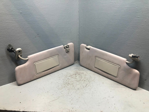 Discovery 4 Sun Visors Illuminated Pair Of Land Rover 2009 to 2016 L05125