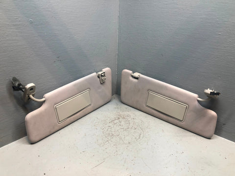 Discovery 4 Sun Visors Illuminated Pair Of Land Rover 2009 to 2016 L05125