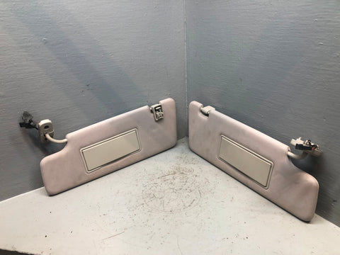 Discovery 4 Sun Visors Illuminated Pair Of Land Rover 2009 to 2016 L05125