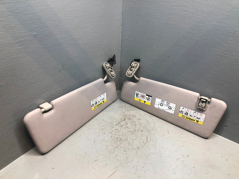 Discovery 4 Sun Visors Illuminated Pair Of Land Rover 2009 to 2016 L05125