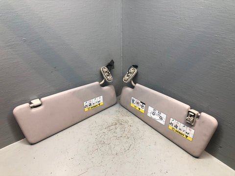 Discovery 4 Sun Visors Illuminated Pair Of Land Rover 2009 to 2016 L05125