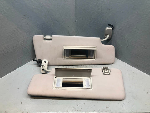 Discovery 4 Sun Visors Illuminated Pair Of Land Rover 2009 to 2016 L05125