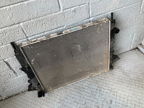 Discovery 3 Radiator Engine Cooling Manual TDV6 Land Rover 7H22 8T000 AA