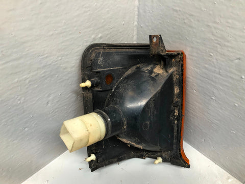 Discovery 2 Indicator Near Side Front TD5 And V8 Land Rover 1998 to 2002 R28105