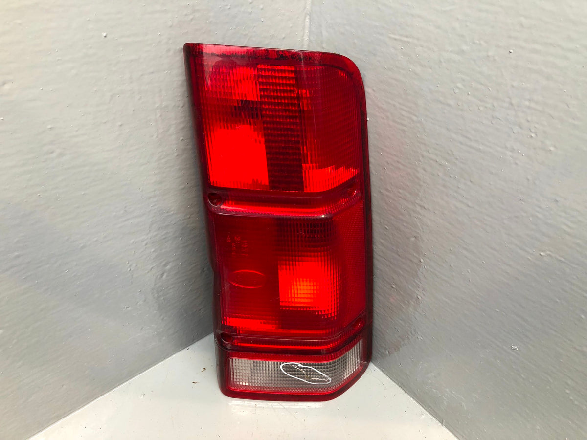Discovery 2 Rear Tail Light Cluster Upper Pre-Facelift Off Side Rear R28105