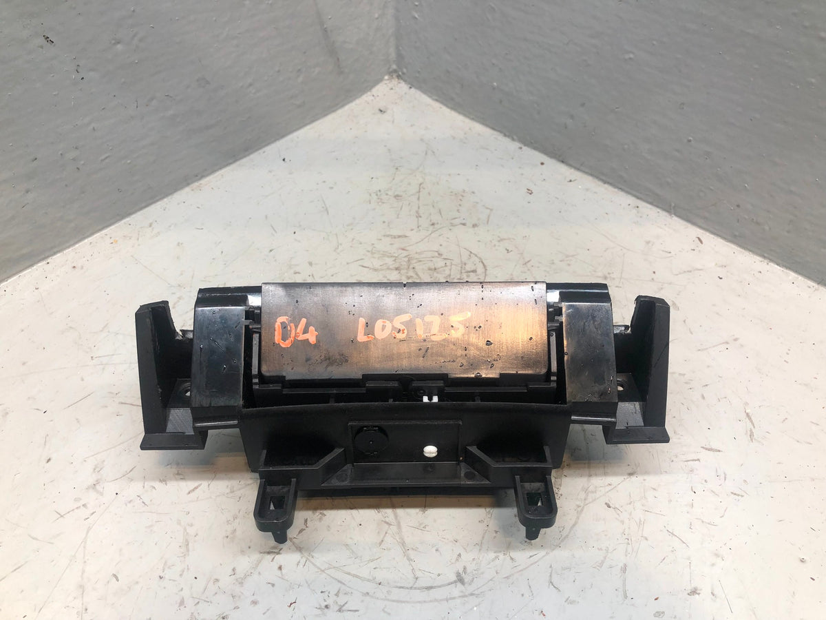 Discovery 4 Ashtray Front Land Rover AH22-048A02-AB 2009 to 2016 L05125