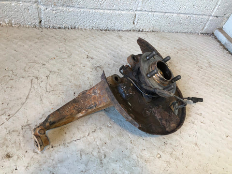 Discovery 3 Hub Near Side Front with ABS Sensor Land Rover 2004 to 2009 D17036