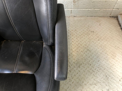 Discovery 4 Seats Leather Electric Front x 2 L319 Land Rover 2009 to 2014 D28046