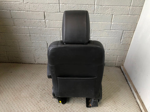 Discovery 4 Seats Leather Electric Front x 2 L319 Land Rover 2009 to 2014 D28046