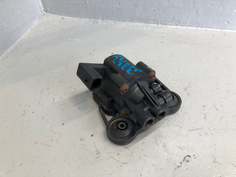 Range Rover L322 Cross Over Valve Front Air Suspension 472 152 566 2002 to 2006