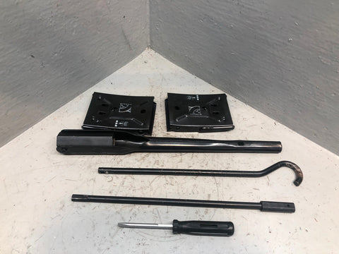 Discovery 3 4 Tool Kit in a Bag KBK500160 Land Rover 2004 to 2016 L05125