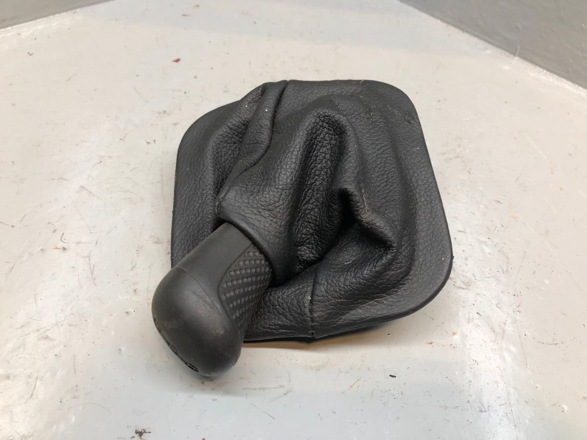 Discovery 2 Transfer Box Hi Low Knob and Gaiter Black Land Rover 1998 to 2004