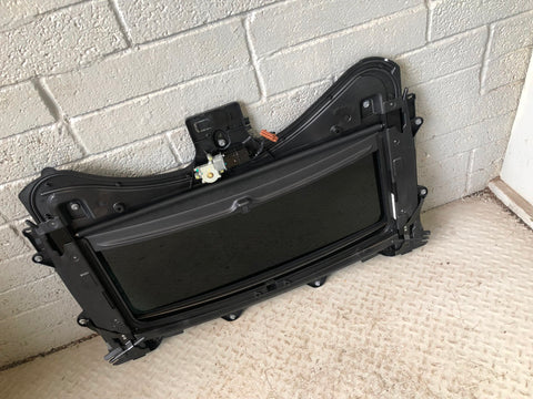 Discovery 4 Sunroof Complete with Motor and Blind Land Rover 2009 to 2016 D28046