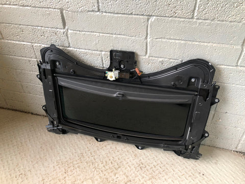 Discovery 4 Sunroof Complete with Motor and Blind Land Rover 2009 to 2016 D28046