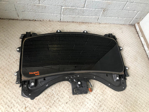 Discovery 4 Sunroof Complete with Motor and Blind Land Rover 2009 to 2016 D28046