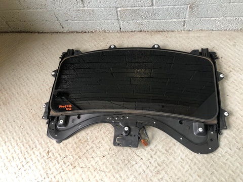 Discovery 4 Sunroof Complete with Motor and Blind Land Rover 2009 to 2016 D28046