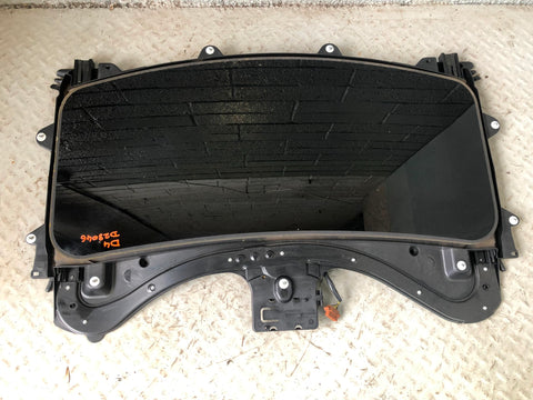 Discovery 4 Sunroof Complete with Motor and Blind Land Rover 2009 to 2016 D28046