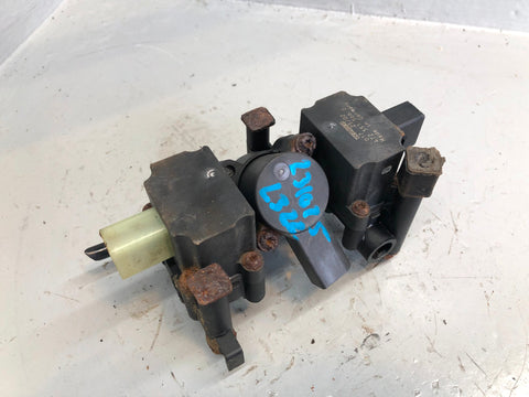 Range Rover L322 Air Suspension Crossover Valve Block Centre 472 551 566 0