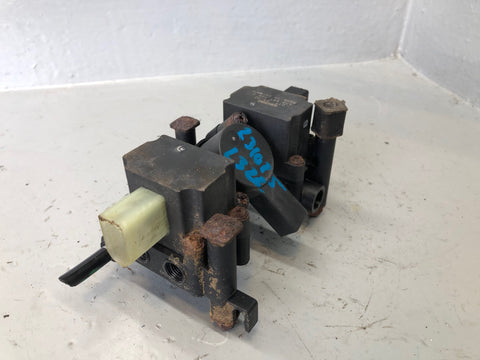 Range Rover L322 Air Suspension Crossover Valve Block Centre 472 551 566 0