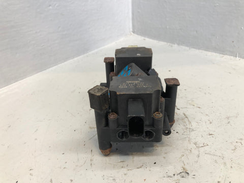 Range Rover L322 Air Suspension Crossover Valve Block Centre 472 551 566 0