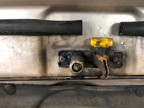 Discovery 2 Bonnet in Blenheim Silver LRC 642 Land Rover 1998 to 2004