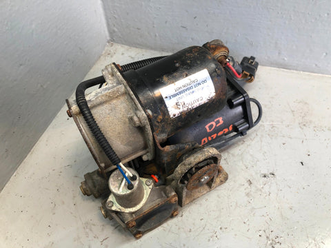 Discovery 3 Air Suspension Compressor Hitachi Land Rover 2004 to 2009 D17036