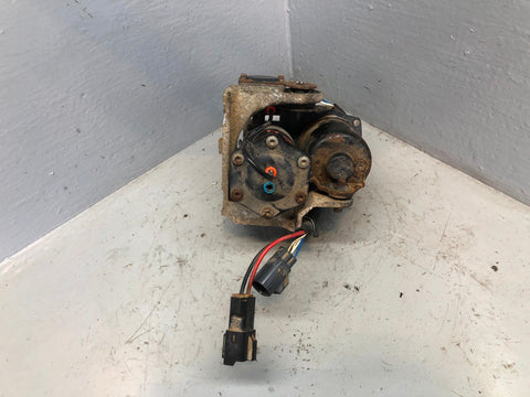 Discovery 3 Air Suspension Compressor Hitachi Land Rover 2004 to 2009 D17036