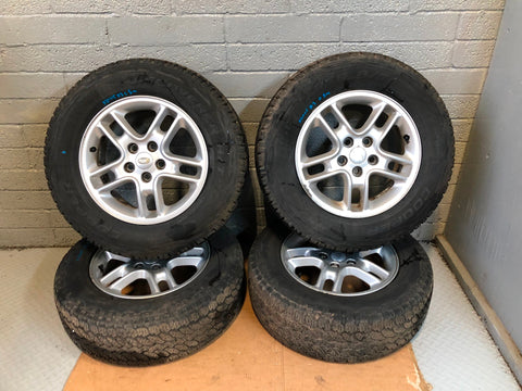 Discovery 3 Alloy Wheels with Tyres Set of 4x 235/70R17 Land Rover K21105