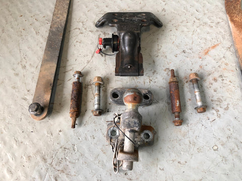 Discovery  4 Tow Bar Land Rover Fixed with Bolts 2009 to 2016 L17036