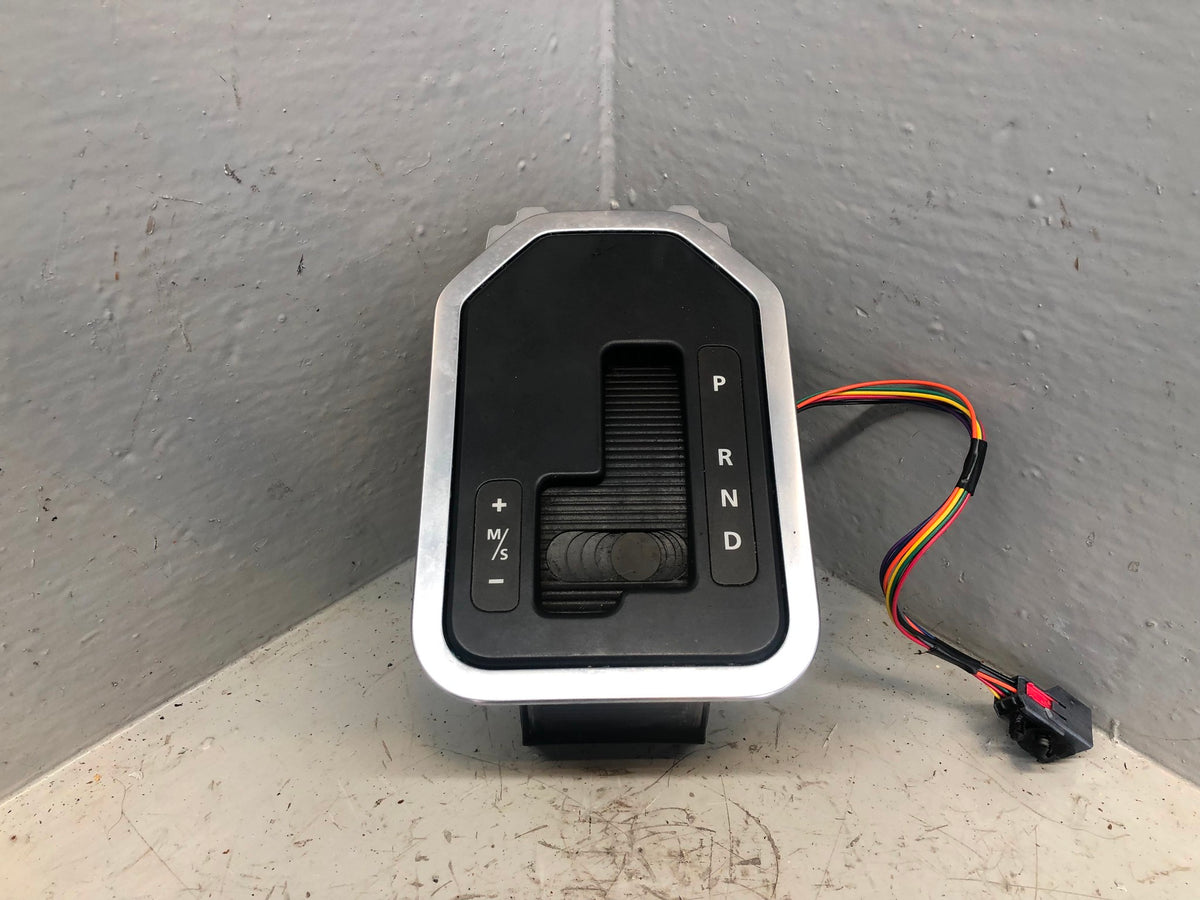 Discovery 4 Gear Selector Surround Panel Automatic Silver Trim FJG500032XXX