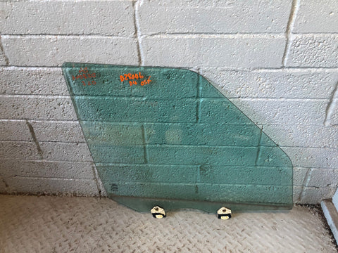 Discovery 4 Window Glass Off Side Front Door Land Rover 2009 to 2016 D28046