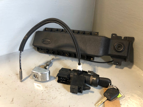 Range Rover L322 Ignition Barrel with Key Lock Set TD6 2002 to 2006 R17075