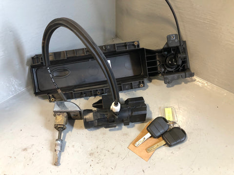 Range Rover L322 Ignition Barrel with Key Lock Set TD6 2002 to 2006 R17075