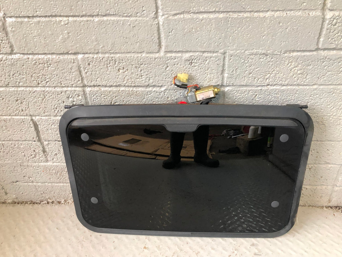 Discovery 2 Sunroof for Front or Rear EED101471 Electric Motor Land Rover R19026