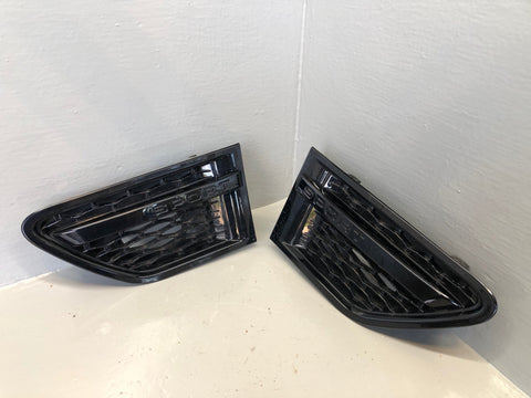 Range Rover Sport Wing Vents Pair L320 in Black Aftermarket 2009 to 2013