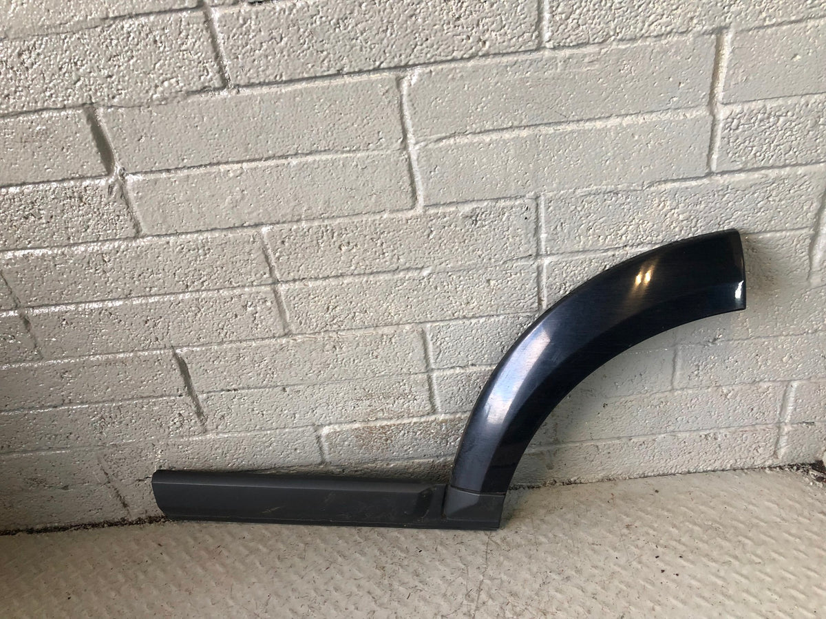 Discovery 4 Door Wheel Arch Trim Near Side Rear Buckingham Blue Land Rover