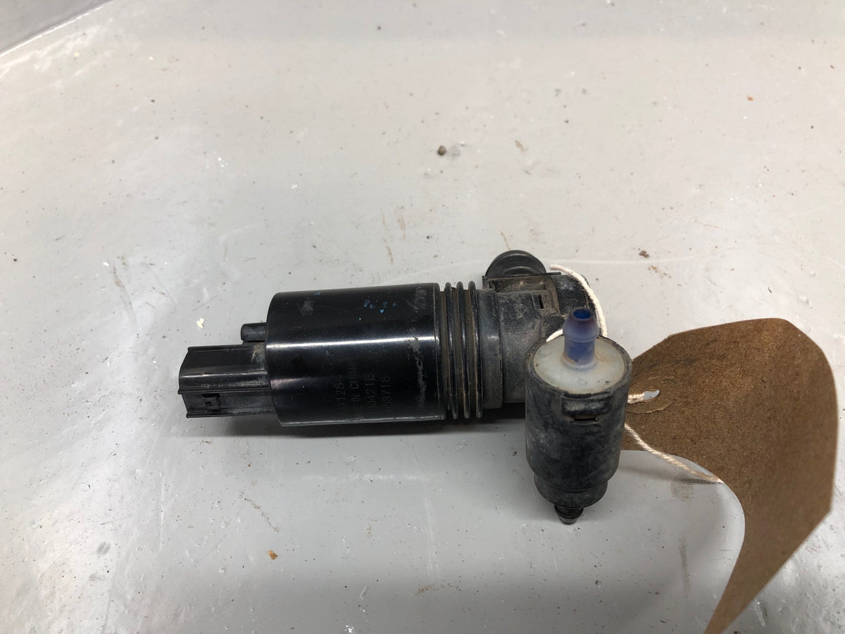 Range Rover Sport Windscreen Washer Bottle Pump L320 Facelift 2009 to 2013
