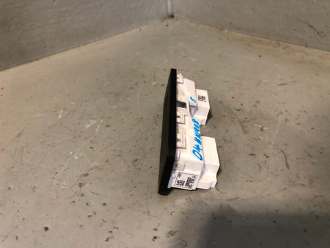 Range Rover L405 Aux USB Ports Connection Unit Rear 2013 to 2017