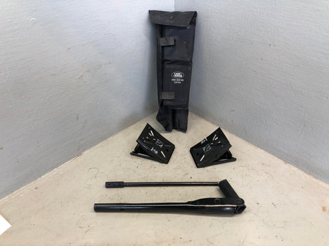 Discovery 3 4 Tool Kit in a Bag KBK500160 Land Rover 2004 to 2016 D28046
