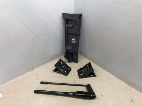 Discovery 3 4 Tool Kit in a Bag KBK500160 Land Rover 2004 to 2016 D28046
