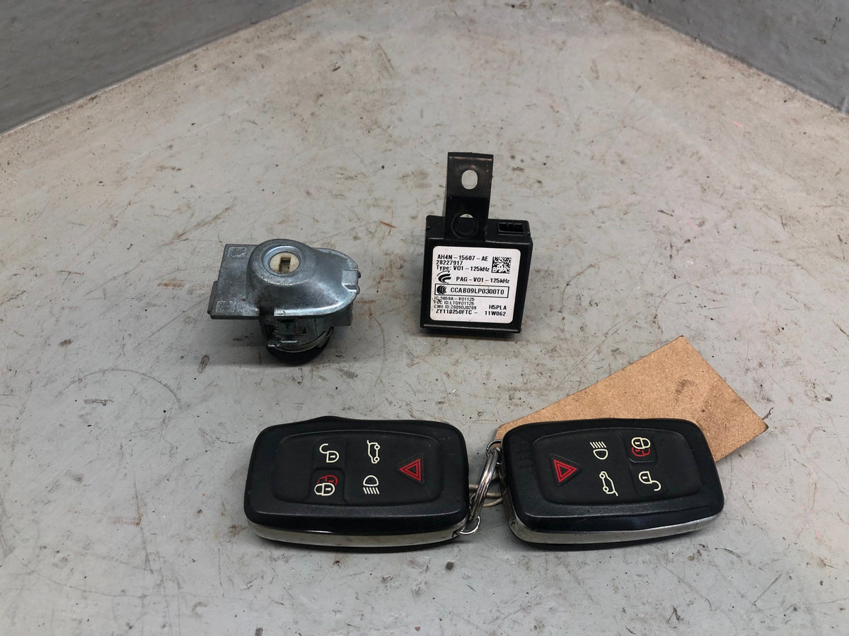 Discovery 4 Key Remotes and Blades with Door Lock Land Rover 2009 to 2014 D28046