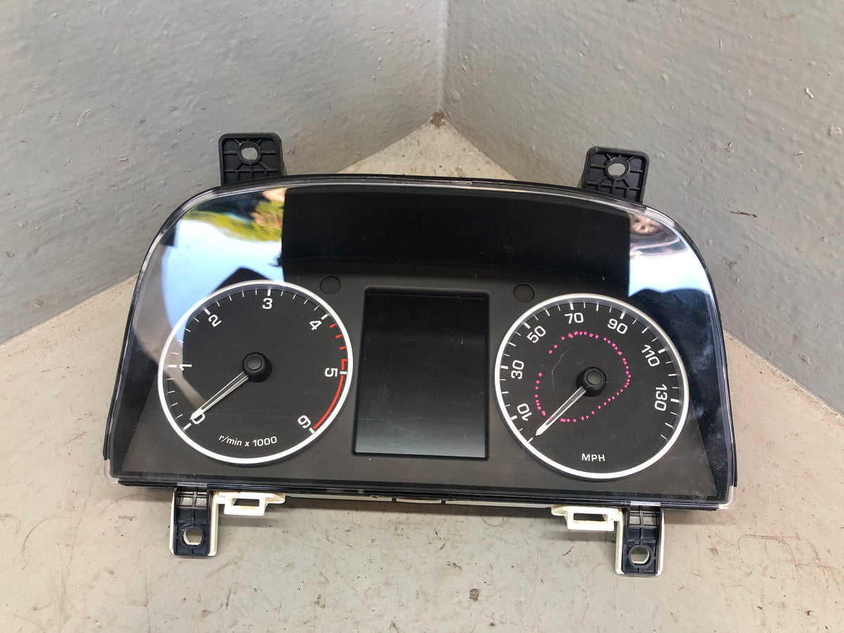 Discovery 4 Instrument Cluster 3.0 TDV6 AH22-10849-DJ Land Rover D28046