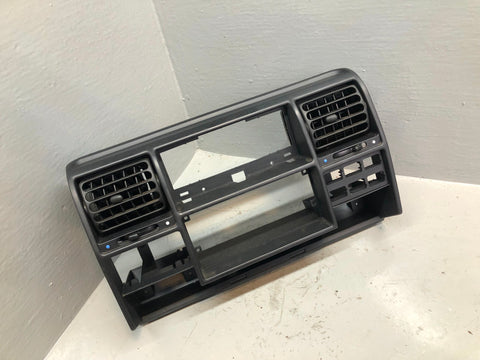 Discovery 2 Centre Air Vents Dashboard Panel Land Rover 2002 to 2004 R19026