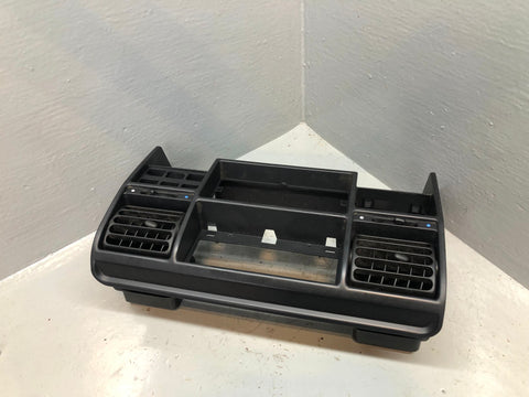 Discovery 2 Centre Air Vents Dashboard Panel Land Rover 2002 to 2004 R19026