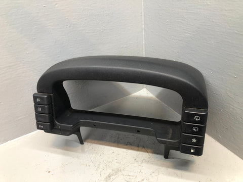 Discovery 2 Instrument Surround Speedo in Black Land Rover 1998 to 2004 R19026