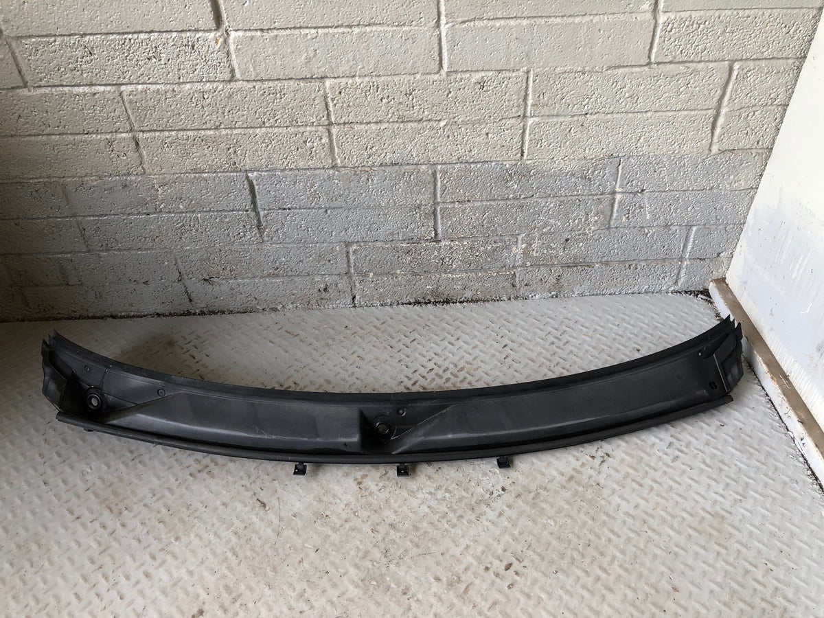 Range Rover L322 Scuttle Panel Windscreen DWD000024RMD Land Rover 2002 to 2006