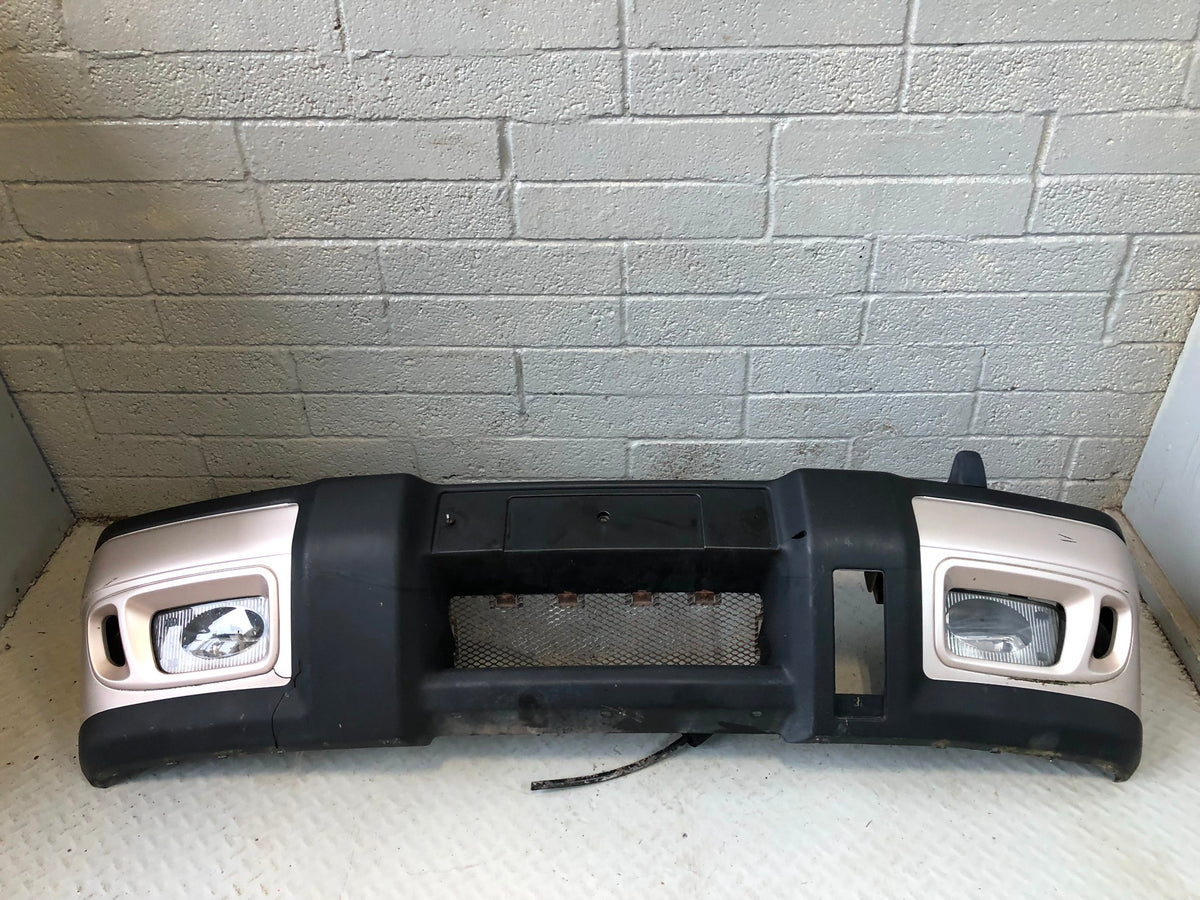 Discovery 2 Front Bumper Blenheim Silver Land Rover 1998 to 2002 R28105