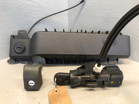 Range Rover L322 Ignition Barrel with Key Lock Set TD6 2002 to 2006 R19095