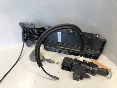 Range Rover L322 Ignition Barrel with Key Lock Set TD6 2002 to 2006 R19095
